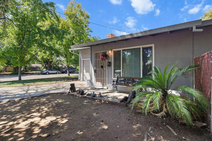 Property Photo:  2165 Paris Avenue  CA 96001 