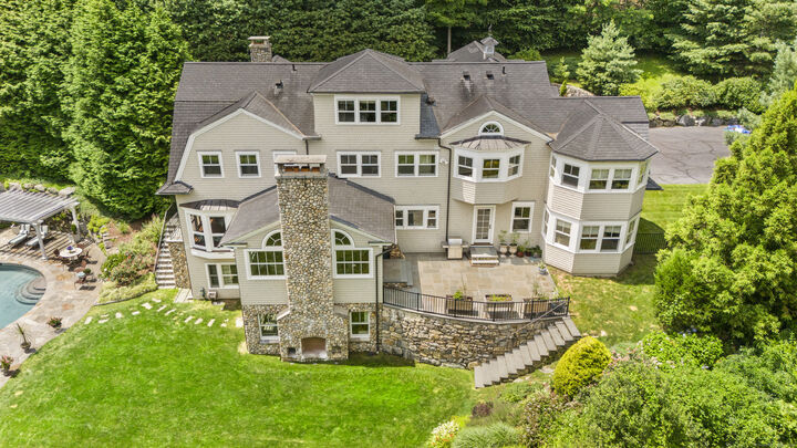 Property Photo:  9 Banks Drive  CT 06883 