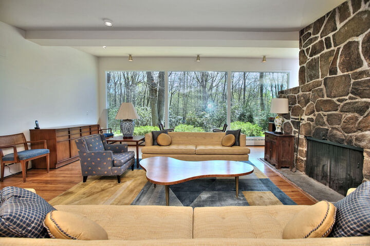 Property Photo:  208 Bayberry Lane  CT 06880 