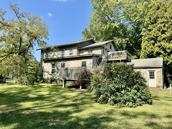 Property Photo:  174 Whitfield Street  CT 06437 