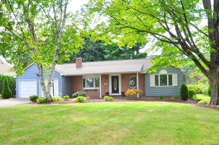 Property Photo:  45 Griswold Road  CT 06109 