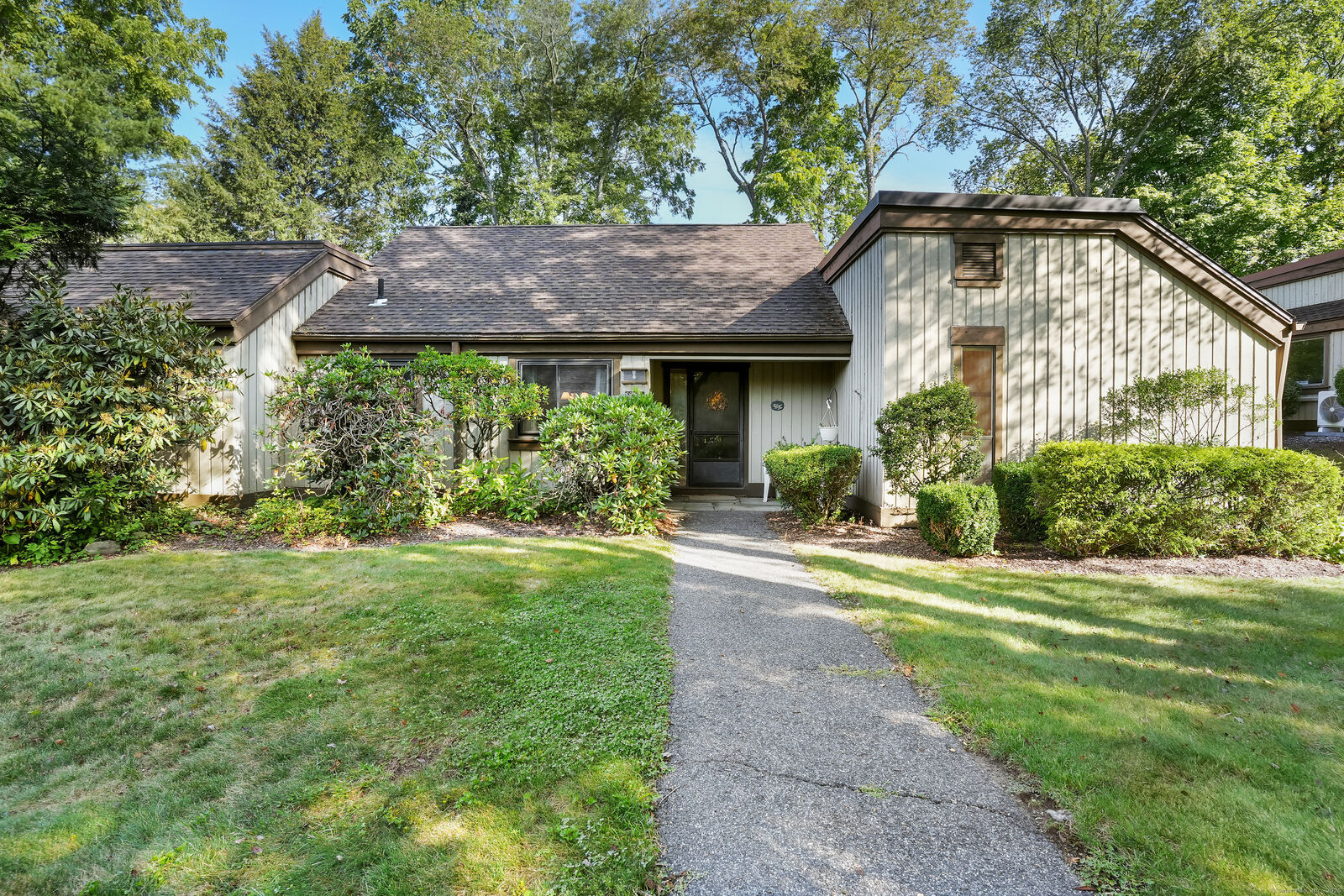 Property Photo: 626 Heritage Village CT 06488