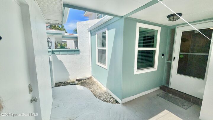 Property Photo:  274 Queens Court  FL 32937 