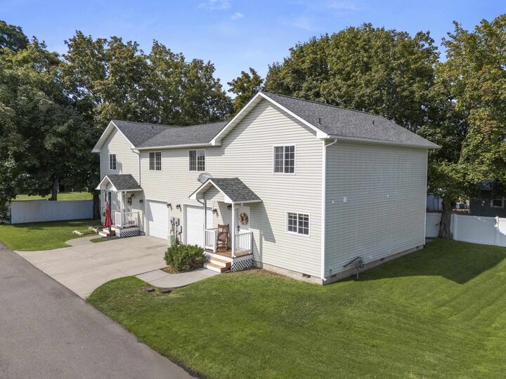 10725 E Broadway Ave  Spokane Valley WA 99206 photo