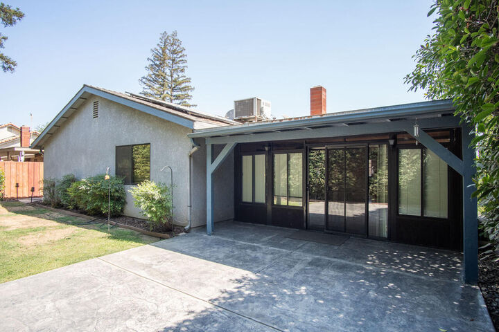 Property Photo:  209 S Atwood Court  CA 93291 