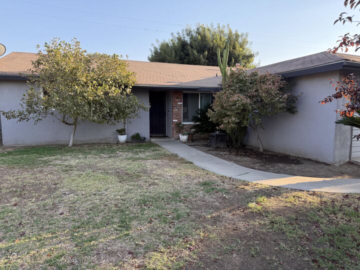 Property Photo:  3425 W Laurel Avenue  CA 93277 