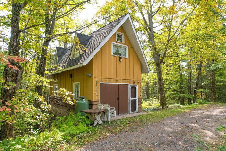 Property Photo:  435 Lees Road  ON P1B 8G4 