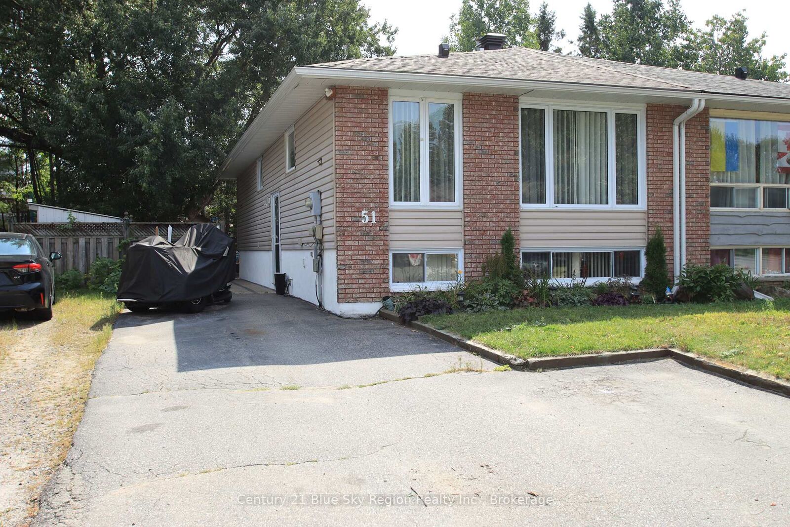 Property Photo:  51 Rosedale Court  ON P1A 3W1 