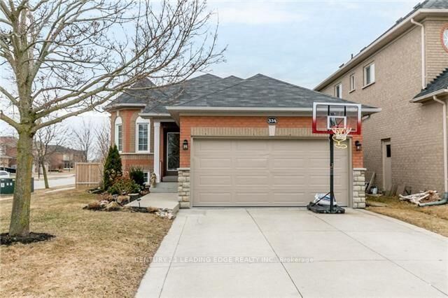 334 Clearmeadow Boulevard  Newmarket ON L3X 2C6 photo