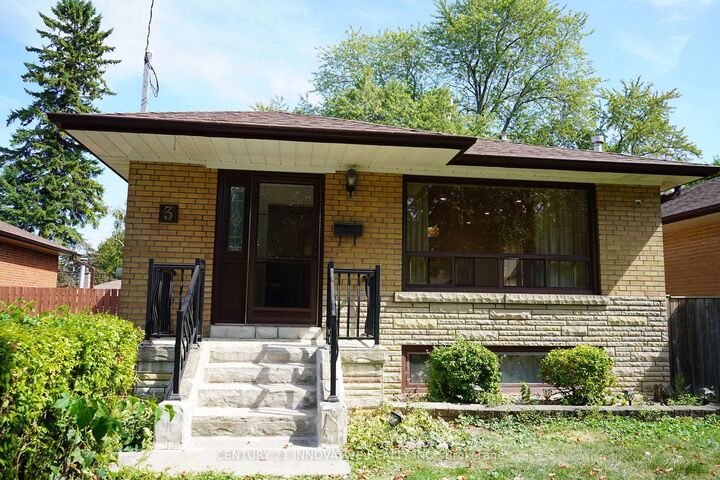 Photo de la propriété: 3 Holton Road ON M1G 1E7
