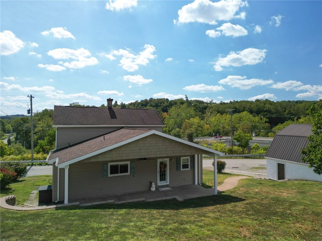 Property Photo: 9 Meadow Dr PA 15314