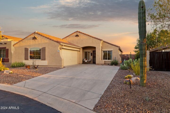 Property Photo: 10109 E Trailhead Court AZ 85118