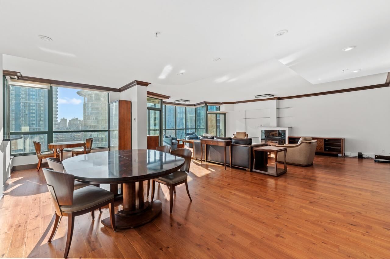 Property Photo:  1239 W Georgia Street 2001  BC V6E 4R8 