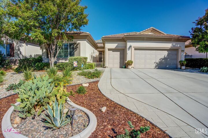 Property Photo:  13808 Calico Village Drive  CA 93306 