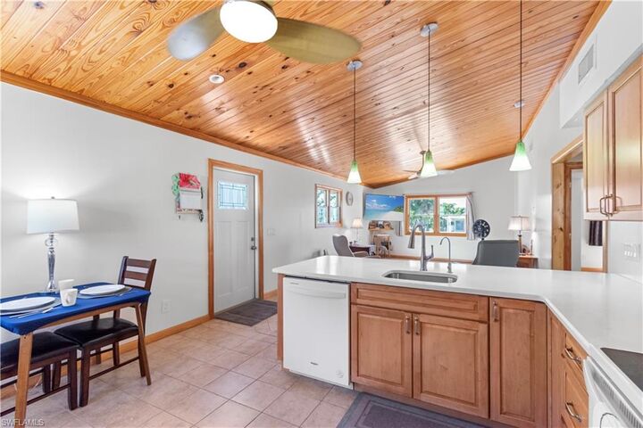 Property Photo:  150 Pearl St  FL 33931 