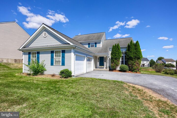 Property Photo:  81 Tower Drive  PA 17022 