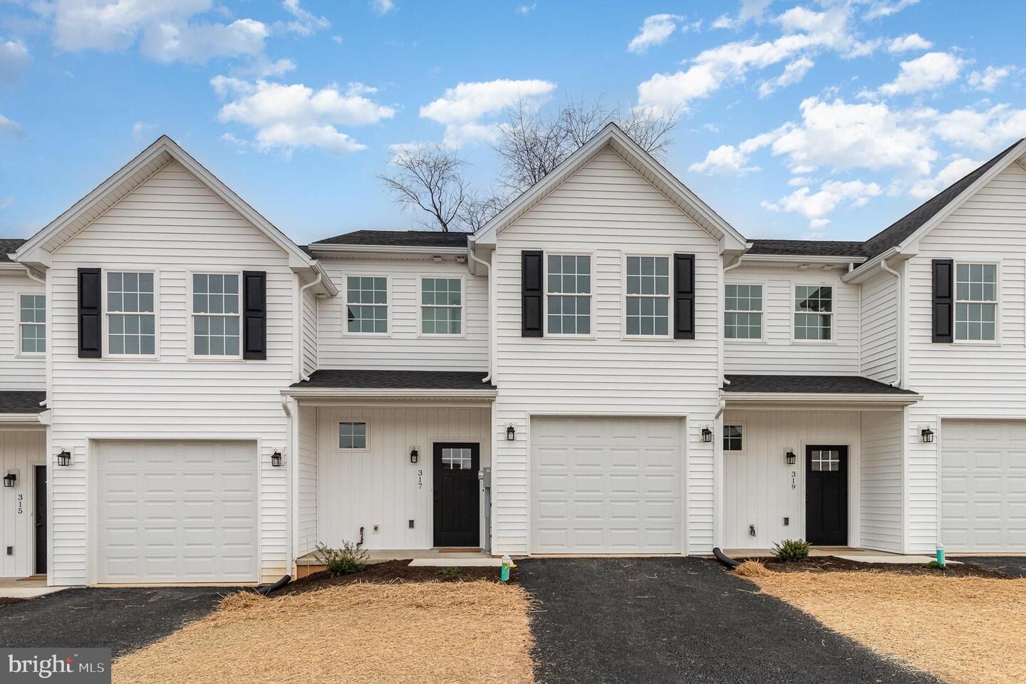 Property Photo:  315 Pelham Court  PA 17013 