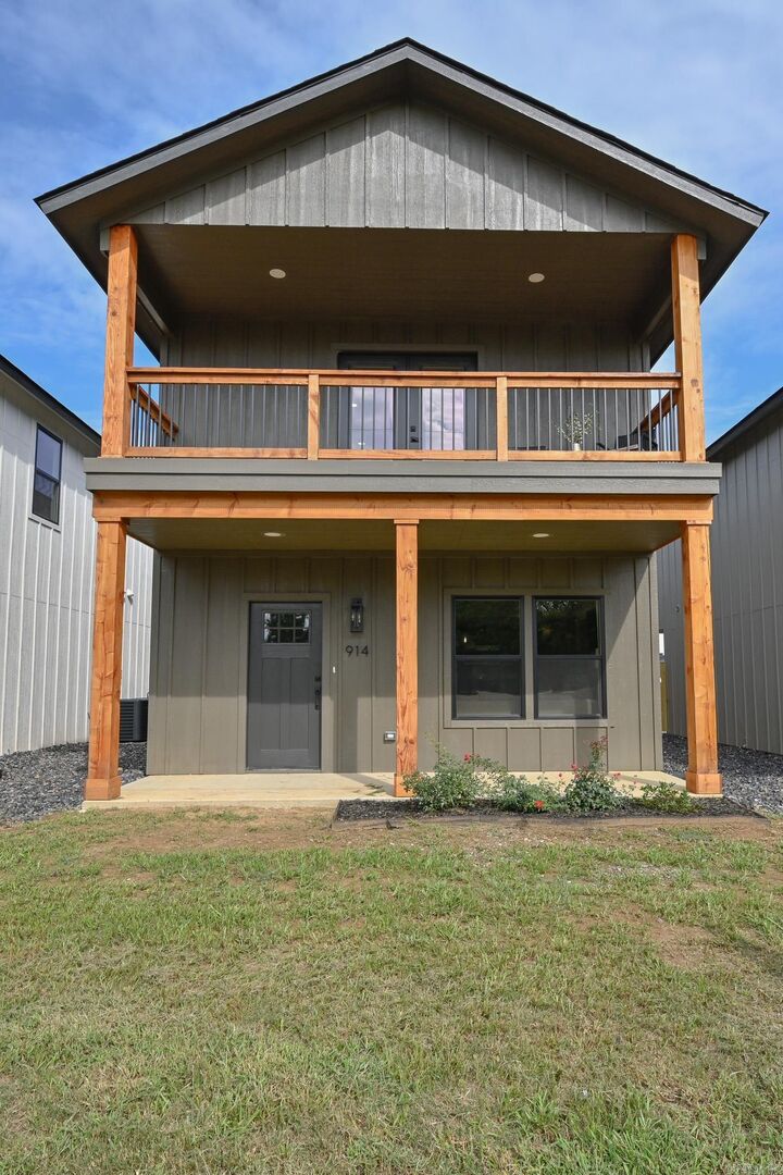 914 S Reine Street  Mena AR 71945 photo