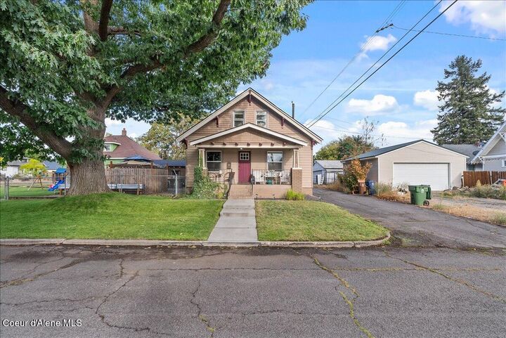 Property Photo:  2718 N Adams St  WA 99205 