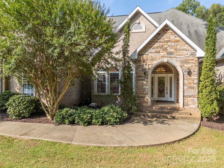 Property Photo: 288 Palms Way NC 28043