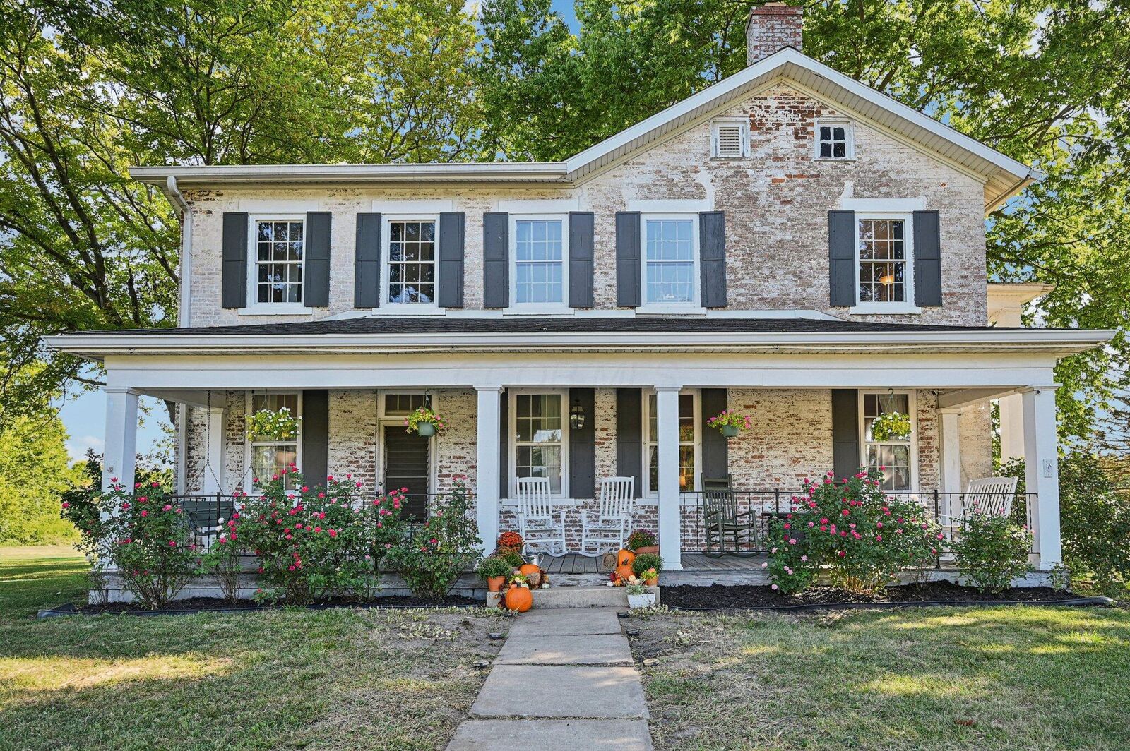 Property Photo:  560 Winchester Pike  OH 43110 