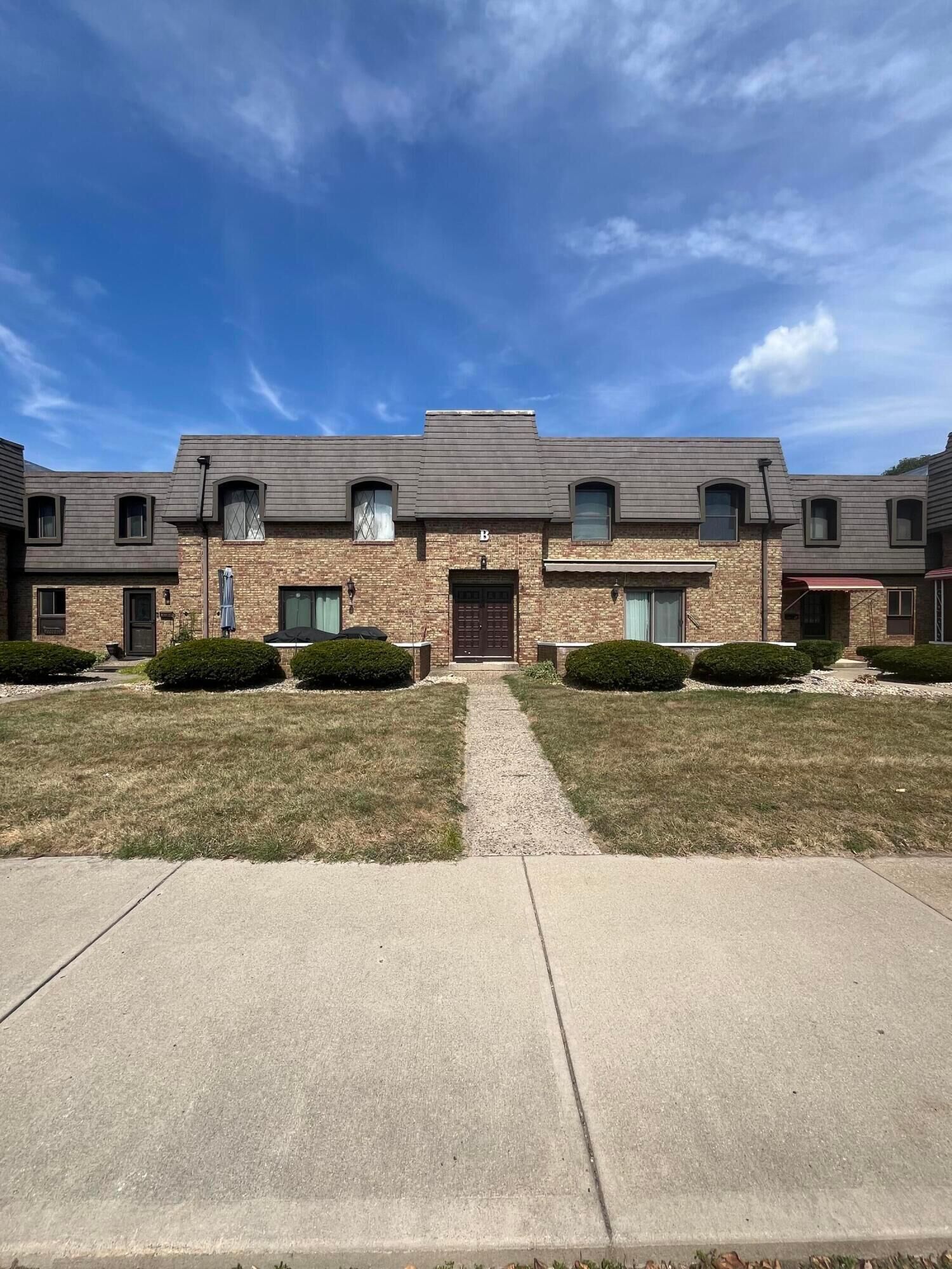 Property Photo: 625 Country Club Drive OH 43055