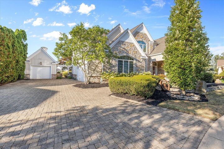 Property Photo: 6658 Traquair Place OH 43016