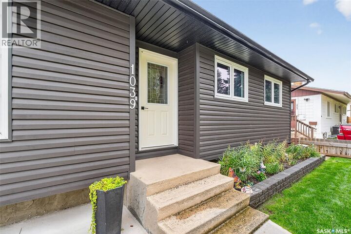 Property Photo:  1039 Hochelaga Street W  SK S6H 2J1 