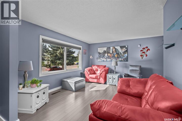 Property Photo:  768 28th Street E  SK S6V 1X9 