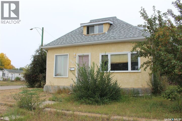 Property Photo:  1002 Ominica Street E  SK S6H 0J3 