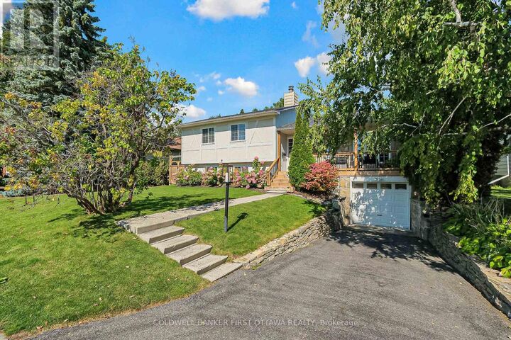 Photo de la propriété:  421 Ferrill Crescent  ON K7C 3V4 