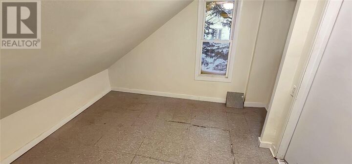 Property Photo:  94 Somerset Street  ON P3B 3A8 