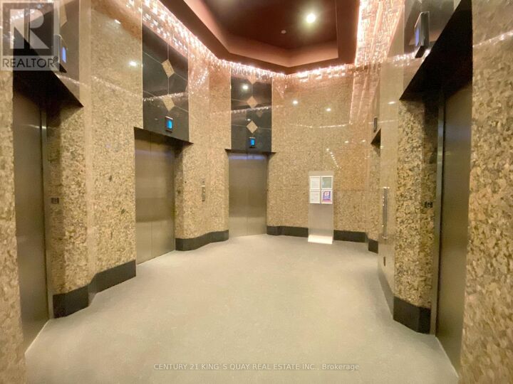 Property Photo:  38 Elm Street 3006  ON M5G 2K5 