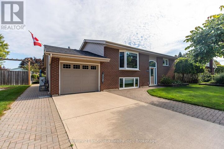 Property Photo: 393 Crawford Street ON N0H 2C2