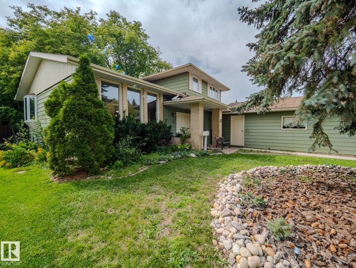 32 Garfield Crescent  Sherwood Park AB T8A 3L7 photo