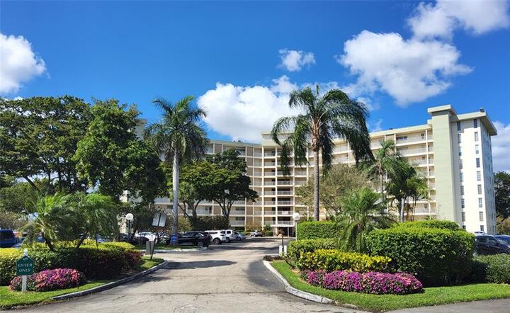 Property Photo:  3090 N Course Dr 510  FL 33069 
