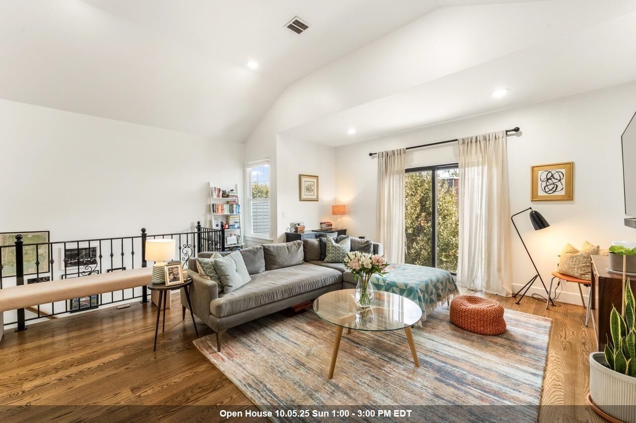 Property Photo:  113 Zabriskie St 2  NJ 07307 