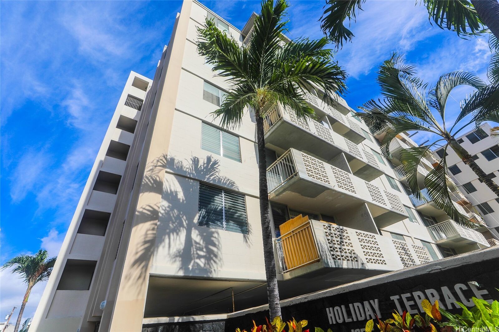 Property Photo:  1655 Kanunu Street 407  HI 96814 
