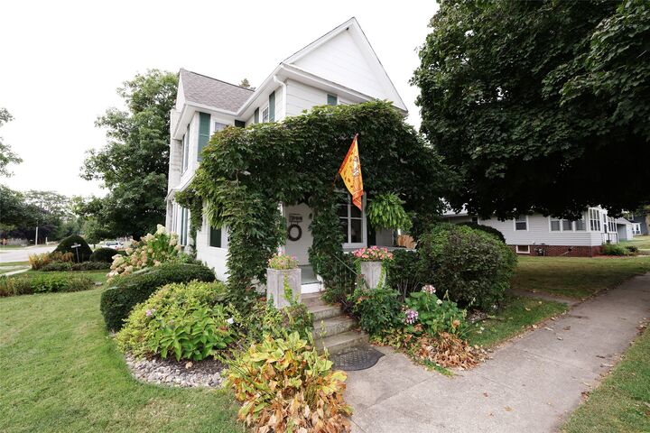 Property Photo:  216 E Second Street  IA 50156 