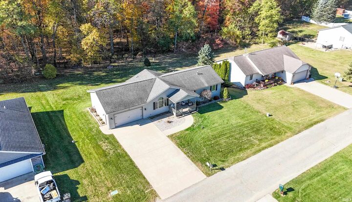 Property Photo: 865 N 280 W IN 46703