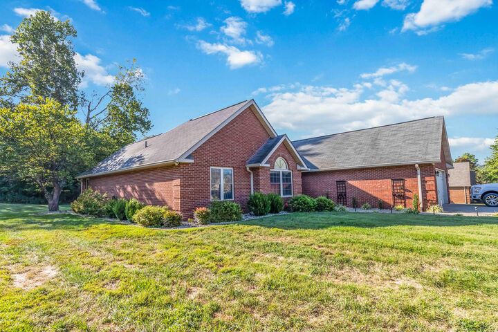Property Photo: 10 Evergreen Drive KY 42501