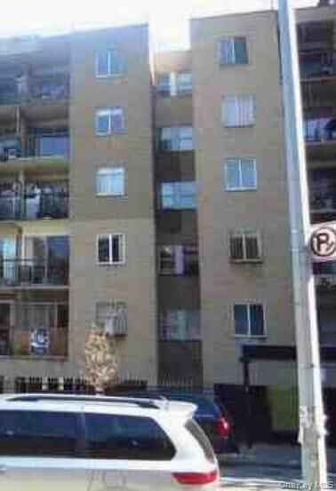 Property Photo:  770 Lefferts Avenue Apt3r  NY 11203 