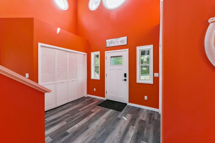 Property Photo:  417 Elk St  MN 55804 