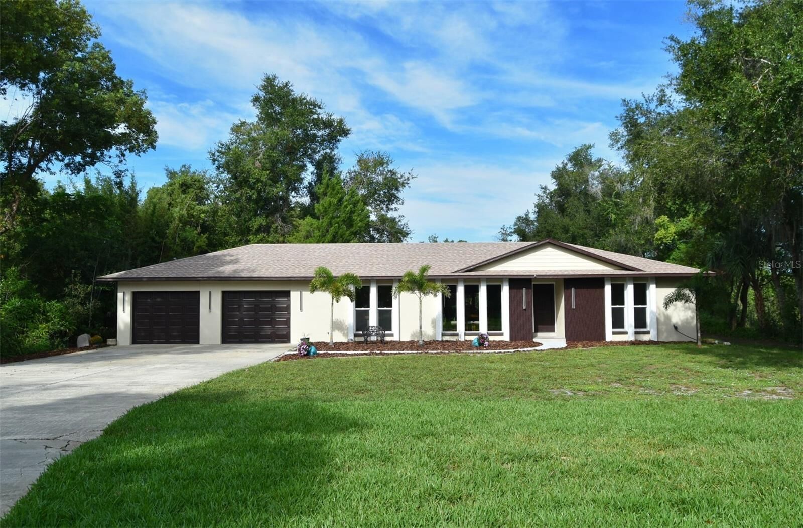 Property Photo: 1444 Bird Road FL 32708