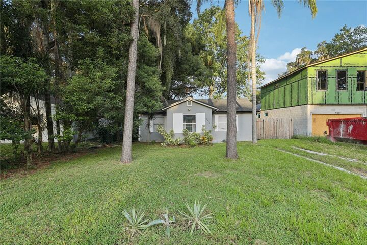 Property Photo: 1414 Warwick Place FL 32806