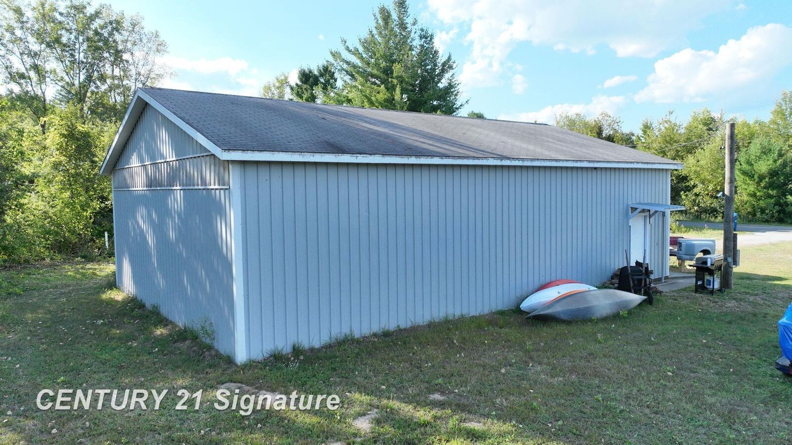 Property Photo: 555 W Levely Road MI 48612