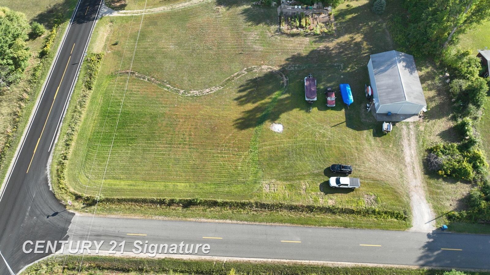 Property Photo: 555 W Levely Road MI 48612