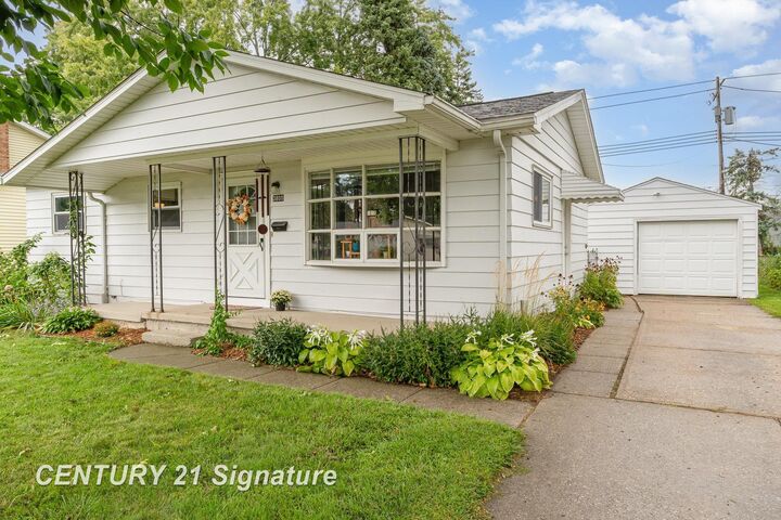 Property Photo:  3800 Ventura Drive  MI 48604 