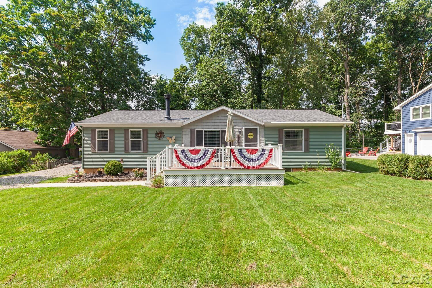 Property Photo:  