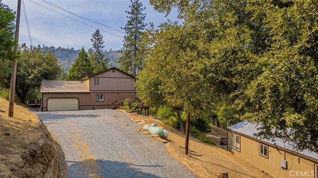 Property Photo:  52120 52136 Pettitt Road  CA 93644 